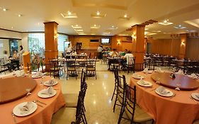 Grand Astoria Hotel  3*